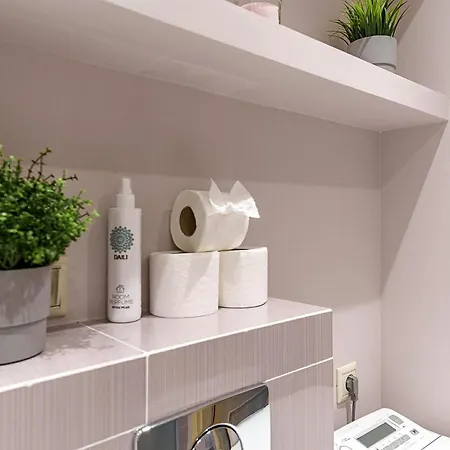 Cozy At Zlota 11 By P&m شقة وارسو